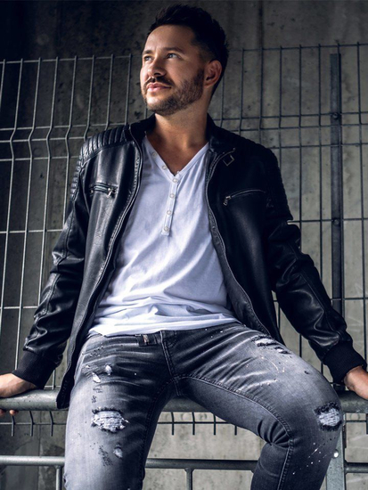 Tricou alb simplu din bumbac cu decolteu în V pentru bărbați Bolf 4049